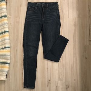 NWOT Gap High Rise Universal Jegging
